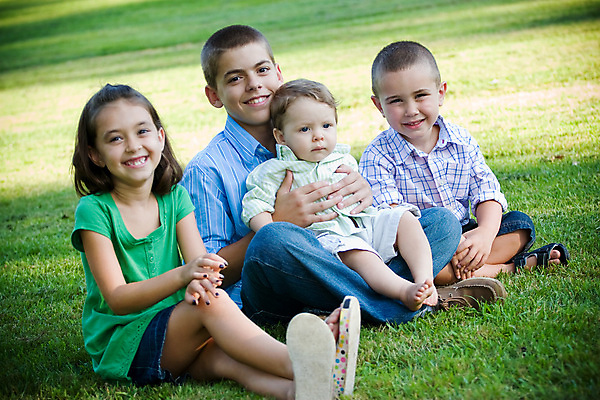 포토 JPG 해외이미지 공원 여자 행복 어린이 가족 함께함 미소 웃음 사람 앉기 소년 여러명 야외 10대 초록색 여름 친구 청춘 봄 흰색 표현 아기 형제 언니 결백 남동생 해외202004 해외포토 계절 공공시설 남자 감정 컬러 다수 컨셉 관계 모션 청소년 표정 자매 동생 파일형식 이미지허브