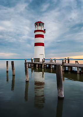 포토 JPG 해외이미지 구름 응시 유럽 호수 파도 바다 하늘 휴가 등대 항해 경고 안전 사람없음 목재 물 관광지 빛 햇빛 일출 탑 항구 어둠 황혼 일몰 새벽 오스트리아 야간 저녁 방파제 포트 네비게이션 해결 두더지 해외202004 해외포토 자연요소 나무 건축물 시선 공공시설 나라 여행 배_교통 재료 교통시설 태양 노을 파일형식 이미지허브