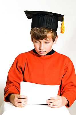 포토 JPG 해외이미지 1 학생 교육 유럽 리본 2 졸업 학교 성공 한명 사람 이벤트 졸업장 지능 전경 해외202004 해외포토 나라 컨셉 풍경 파일형식 탑뷰 이미지허브