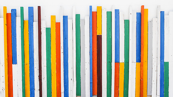 포토 JPG 해외이미지 벽 백그라운드 주택 미술 사람없음 목재 빨간색 파란색 수확 못 질감 복고 옛날 해외202004 해외포토 나무 컬러 농업 재료 문화예술 건물 공구 파일형식 이미지허브