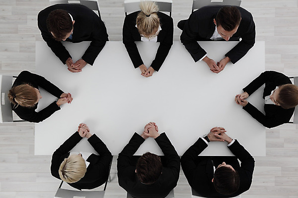 포토 JPG 해외이미지 여자 남자 컨셉 비즈니스 사업가 탁자 회의 협력 설계 노동자 직장 사람 앉기 여러명 사무실 공백 흰색 그룹 정상 토론 동료 세미나 카피스페이스 콜라보레이션 해외202004 해외포토 직업 컬러 가구 다수 회사 관계 모션 파일형식 이미지허브