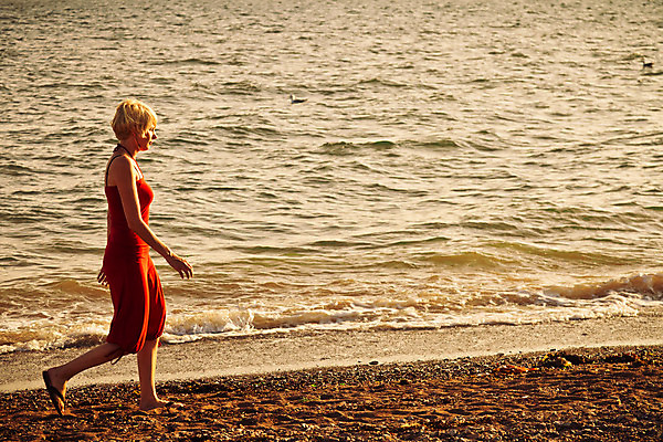 포토 JPG 해외이미지 백인 라이프스타일 계절 여자 호수 물결 어린이 모래 파도 바다 여행 자연 하늘 아침 휴가 휴식 한명 사람 성인 10대 물 여름 금발 운동 태양 일출 산책 수확 흰색 휴양지 복고 해외202004 해외포토 주간 자연요소 서양인 1 헤어스타일 컬러 컨셉 농업 청소년 건강 생활 노을 장소 생태계 파일형식 이미지허브