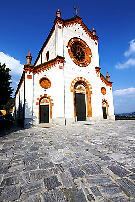 포토 JPG 해외이미지 식물 유럽 기독교 종교 문화 벽 조각 여행 십자가 건축양식 하늘 벽돌 주택 자물쇠 그림자 사람없음 목재 교회 문 탑 금속 이탈리아 궁전 기둥 도시 그리기 역사 보행로 철 부식 모자이크 단계 천연기념물 놋쇠 밀라노 옛날 절개 철강 화창 해외202004 해외포토 나무 건축물 건축 나라 길 고건축 재료 종교건축 모션 재질 날씨 건물 파일형식 이미지허브