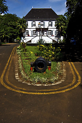 포토 JPG 해외이미지 식물 구름 꽃 모래 섬 여행 백그라운드 곡선 아프리카 자연 휴가 거리 주택 그림자 사람없음 목재 여름 갈색 노란색 금속 정원 검은색 거품 바위 흰색 나뭇가지 역사 닫기 부식 전쟁 먼지 대포 땅바닥 해외202004 해외포토 자연요소 나무 계절 나라 무기 선 컬러 재료 모션 재질 바닥 건물 돌_바위 생태계 파일형식 이미지허브