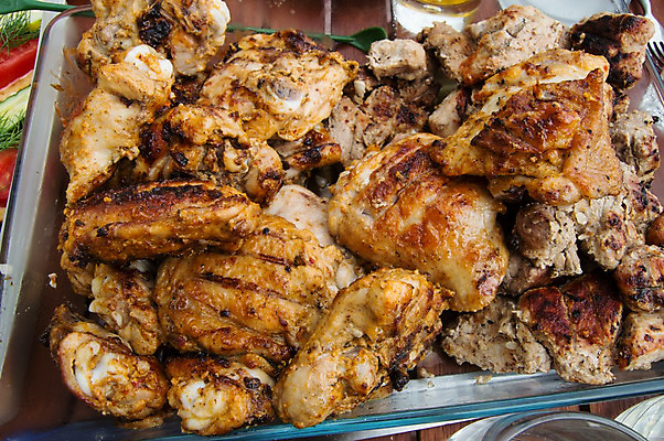 포토 JPG 해외이미지 문화 음식 조각 채소 육류 돼지고기 스테이크 사람없음 장식 빨간색 식당 저녁식사 튀김 뜨거움 고명 우아함 닫기 그릴 바비큐 굽기 먹기 기아 오브젝트 서비스 상쾌 햄 칼로리 점심식사 해외202004 해외포토 감정 컬러 컨셉 식재료 모션 주방용품 서양음식 상점 식사 구이 사회이슈 파일형식 이미지허브