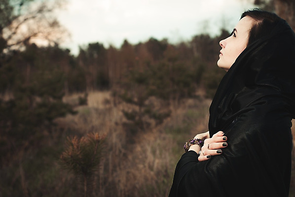 포토 JPG 해외이미지 모델 동화 휴가 한명 유행 어둠 할로윈 안개 흰색 숲 신비 무서움 영화 마녀 공상 마법 나쁜 고딕 초능력 스타일 해외202004 해외포토 1 감정 컬러 컨셉 날씨 문화예술 사람 파일형식 이미지허브