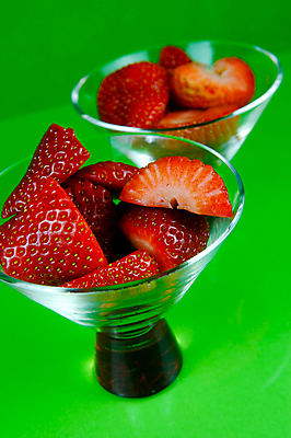 포토 JPG 해외이미지 음료 음식 다이어트 과일 유리 딸기 건강 사람없음 빨간색 초록색 주스 칵테일 바 밀짚 고립 해외202004 해외포토 컬러 재질 주류 짚 파일형식 이미지허브