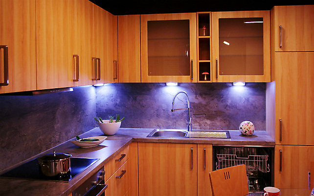 포토 JPG 해외이미지 디자인 커피 가구 의자 건축양식 창문 유리 탁자 새로움 아파트 실내 손잡이 요리 사람없음 내부 목재 장식 물 빛 갈색 금속 주방 식사 기계 방 장비 바위 재산 고급 우아함 오븐 큼 난로 찬장 맨션 캐비닛 수도꼭지 조리대 냉장고 철강 스타일 해외202004 해외포토 자연요소 나무 건축 음료 컬러 생활용품 컨셉 재료 재질 주택 금융 가전제품 돌_바위 크기 난방기 사물함 파일형식 이미지허브