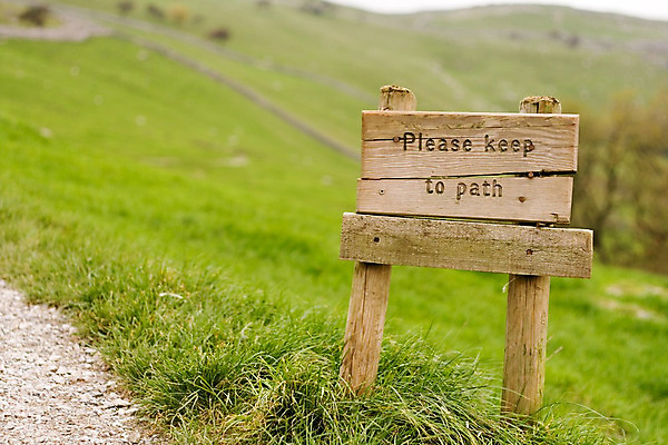 포토 JPG 해외이미지 길 백그라운드 설명 사람없음 목재 시골 사인 공지사항 유지 해외202004 해외포토 나무 재료 모션 파일형식 이미지허브
