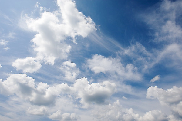 포토 JPG 해외이미지 주간 구름 계절 부분 자연 벽지 하늘 날씨 파노라마 풍경 사람없음 야외 공중 여름 파란색 햇빛 환경 자유 흰색 오픈 분위기 큼 아래 묘사 각도 장면 천국 멀리 솜털 내추럴 생태학 해외202004 해외포토 자연요소 교육 컬러 컨셉 촬영기법 태양 크기 방향 생태계 위치 파일형식 이미지허브