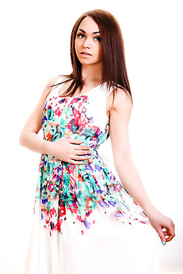 포토 JPG 해외이미지 백인 드레스 여자 꽃잎 꽃 유럽 분홍색 백그라운드 잎 꽃무늬 상상 한명 미소 빨간색 빛 컬러풀 갈색 노란색 유행 기쁨 꿈 수확 가을 흰색 이발 자르기 복고 아로마 공상 고립 배려 스타일 해외202004 해외포토 서양인 식물 1 옷 계절 감정 나라 컬러 무늬 농업 모션 표정 사람 파일형식 이미지허브