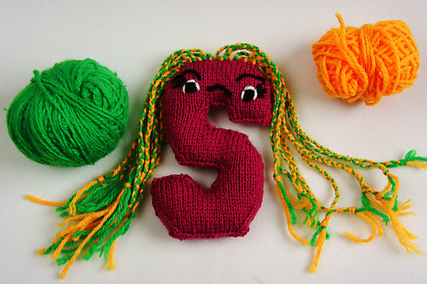 포토 JPG 해외이미지 알파벳 감정 얼굴 백그라운드 크리스마스 추상 아이디어 선물 취미 사람없음 장난감 놀람 흰색 생일 뜨개질 상품 편지 니트 흰배경 만들기 S 양모 핸드메이드 해외202004 해외포토 영어 기념일 컬러 컨셉 상의 무늬 모션 표정 신체부위 직물 파일형식 이미지허브