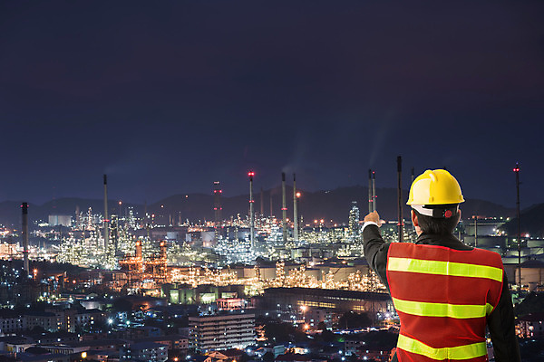 포토 JPG 해외이미지 식물 남자 산업 신체 비즈니스 건축양식 부분 공장 서기 안전 사람없음 건물 환경 탑 금속 힘 기계 에너지 엔지니어 재산 제조 보호 휘발유 석유 헬멧 경영자 연료 수납 튜브 공학 파이프라인 해외202004 해외포토 건축물 교육 건축 컨셉 공업 모션 재질 사람 금융 기술자 보호장비 리더 파이프_관 파일형식 이미지허브
