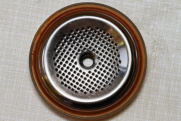 포토 JPG 해외이미지 커피 부분 사람없음 금속 스크린 기계 원형 만족 에스프레소 필터 해외202004 해외포토 도형 감정 음료 재질 파일형식 이미지허브