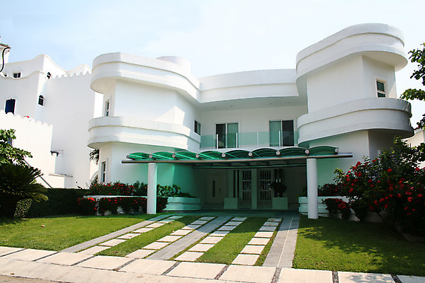 포토 JPG 해외이미지 창문 교실 유리 성공 멕시코 주택 손바닥 풍경 사람없음 금융 재산 맨션 지역 이웃 독립 전용 진짜 플로리다 해외202004 해외포토 손 교육 컨셉 북아메리카 학교 재질 건물 경제 미국 파일형식 이미지허브