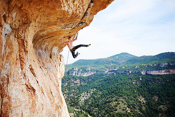 포토 JPG 해외이미지 백인 1 라이프스타일 남자 밧줄 벽 자연 산 안내 탈의 한명 사람 풍경 성인 야외 여름 힘 도전 용기 정상 위험 결심 가득함 집중 싱글 오르기 길이 내추럴 어려움 혼자 해외202004 해외포토 서양인 그릇 계절 줄 컨셉 모션 생활 생태계 파일형식 이미지허브