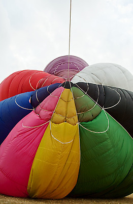 포토 JPG 해외이미지 스포츠 여행 무지개 교통시설 모션 태국 하늘 안테나 3 사람 취미 사람없음 야외 공중 여름 파란색 컬러풀 바구니 여행객 축제 경쟁 자유 열기구 비행 뜨거움 항공 비행선 상승 풍선 강렬 무료 집회 수평선 해외202004 해외포토 자연요소 계절 아시아 컬러 교통 컨셉 통신 항공교통 시설 파일형식 이미지허브