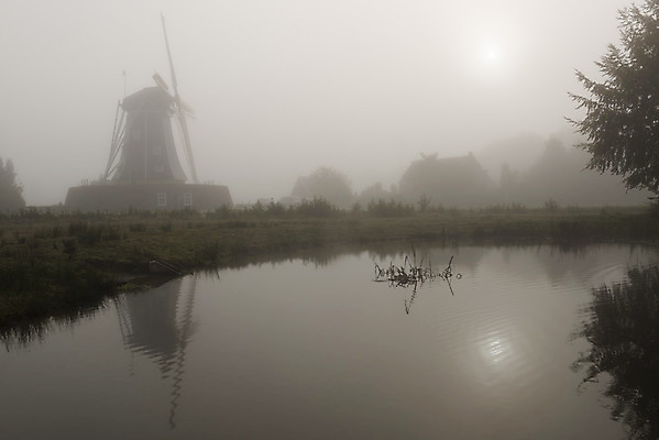 포토 JPG 해외이미지 실루엣 물결 아침 옥수수 사람없음 물 태양 어둠 새벽 거울 풍차 안개 벨트 연못 원형 주름 역사 소프트포커스 속도 윤곽 시들음 방앗간 해외202004 해외포토 주간 자연요소 도형 잡화 날씨 곡류 촬영기법 파일형식 이미지허브