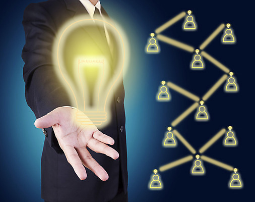 포토 JPG 해외이미지 손 남자 컨셉 넥타이 아이디어 사람 정장 성인 사람없음 그래픽 파란색 노란색 램프 잡기 비즈니스맨 그룹 연결 결합 접속 심볼 사인 보여주기 형광등 공유 혁명 소셜 해외202004 해외포토 잡화 옷 컬러 비즈니스 모션 전등 조명 신체부위 직장인 파일형식 이미지허브