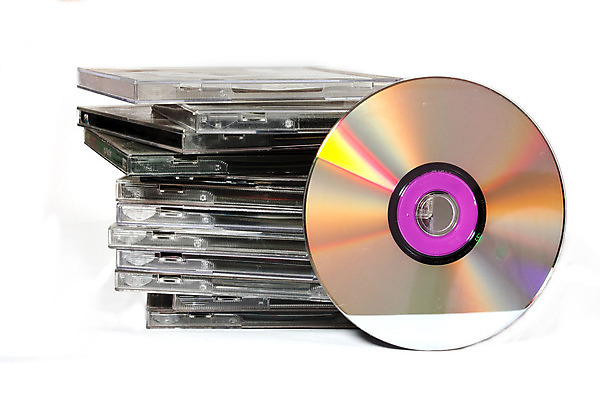 포토 JPG 해외이미지 1 음악 백그라운드 사람없음 상자 자료 정보 CD 흰색 원형 오브젝트 수납 흙더미 DVD 고립 해외202004 해외포토 도형 컬러 문화예술 흙 파일형식 더미 이미지허브