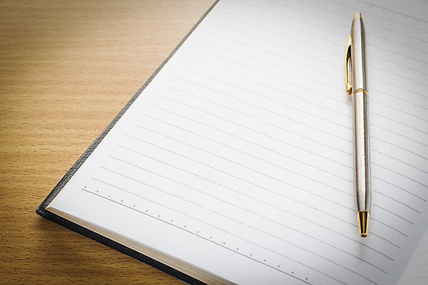 포토 JPG 해외이미지 교육 종이 선 비즈니스 텍스트 학교 가정 탁자 사람없음 목재 책 스터디 사무실 펜 다이어리 쪽지 공책 공백 정보 달력 덮개 흰색 기록 업무 오픈 메시지 잡지 가죽 스케치 편지 계약 오브젝트 문서 페이지 시트 패드 카피스페이스 해외202004 해외포토 나무 컬러 가구 재료 문구용품 미술 간행물 학습 필기구 사무용품 뚜껑 작업 파일형식 이미지허브