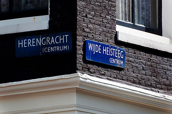 포토 JPG 해외이미지 전통 외관 유럽 문화 여행 건축양식 창문 벽돌 거리 주택 사람없음 건물 여름 갈색 여행객 맑음 활발 흰색 도시 이름 센터 역사 재산 네덜란드 운하 장면 지역 타운 암스테르담 해외202004 해외포토 건축물 계절 건축 나라 컬러 컨셉 날씨 사람 금융 파일형식 이미지허브