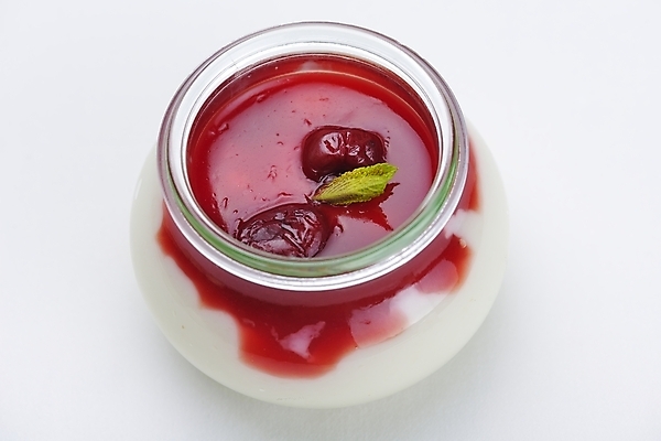 포토 JPG 해외이미지 실내 사람없음 한개 흰배경 푸딩 과일푸딩 해외202004 해외포토 1 백그라운드 디저트 내부 흰색 파일형식 이미지허브