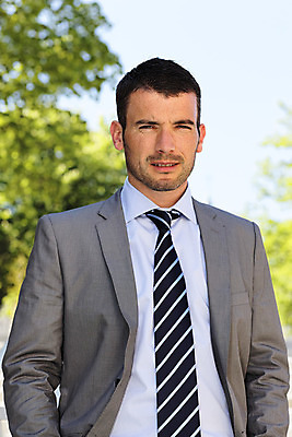 포토 JPG 해외이미지 백인 모델 직업 라이프스타일 외관 남자 포즈 생각 비즈니스 사업가 성공 한명 사람 정장 성인 야외 유행 비즈니스맨 자신감 대표 스마트 동료 리더 옷입기 경영 해외202004 해외포토 서양인 1 옷 감정 컨셉 관계 모션 생활 직장인 파일형식 이미지허브