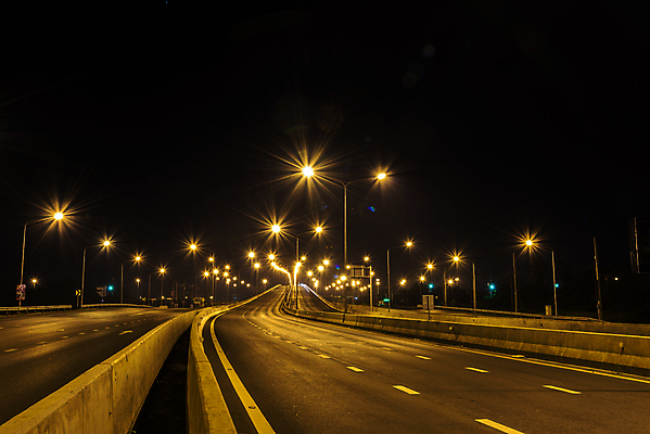 포토 JPG 해외이미지 디자인 도로 길 선 백그라운드 하늘 전등 거리 프레임 풍경 사람없음 빛 어둠 황혼 새벽 도시 고속도로 야간 저녁 해외202004 해외포토 자연요소 교통시설 조명 일몰 파일형식 이미지허브