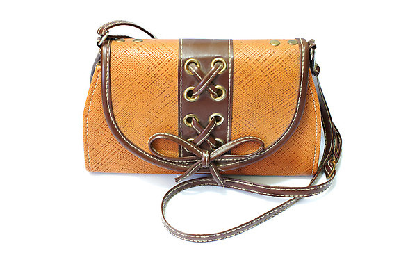 포토 JPG 해외이미지 손 여자 산업 백그라운드 가방 손잡이 서기 사람없음 빛 유행 검은색 핸드백 흰색 화려 지갑 고급 우아함 은색 작음 시원함 가죽 싱글 멀리 고립 스트랩 앞머리 스타일 부족함 해외202004 해외포토 헤어스타일 잡화 컬러 컨셉 모션 사람 신체부위 크기 파일형식 이미지허브