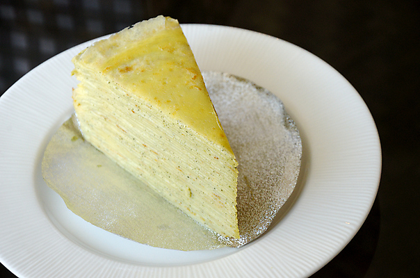 포토 JPG 해외이미지 접시 음식 휴식 디저트 사람없음 케이크 식사 빵집 달콤 맛 먹기 크림 메뉴 만족 부드러움 버터 바닐라 크레이프 해외202004 해외포토 식기 감정 컨셉 모션 상점 감각 파일형식 이미지허브