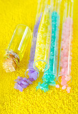 포토 JPG 해외이미지 사람없음 수건 스파 스파용품 엘리먼트 오일병 입욕소금 해외202004 해외포토 위생용품 미용용품 오브젝트 소금 파일형식 이미지허브