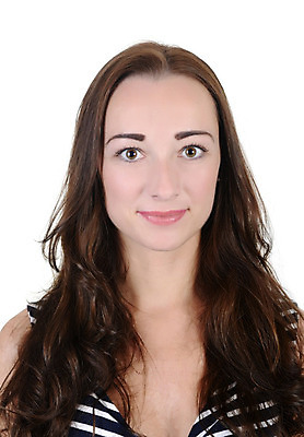 포토 JPG 해외이미지 모델 학생 긴머리 응시 여자 행복 갈색머리 한명 미소 청춘 기쁨 싱글 고립 성인여자만 견습생 해외202004 해외포토 1 헤어스타일 시선 감정 컨셉 표정 사람 여자만 성인만 파일형식 이미지허브