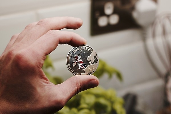 포토 JPG 해외이미지 유럽 지도 돈 잉글랜드 사람없음 금융 동전 무역 가치 다리찢기 떠남 해외202004 해외포토 나라 산업 모션 영국 경제 재산 파일형식 이미지허브