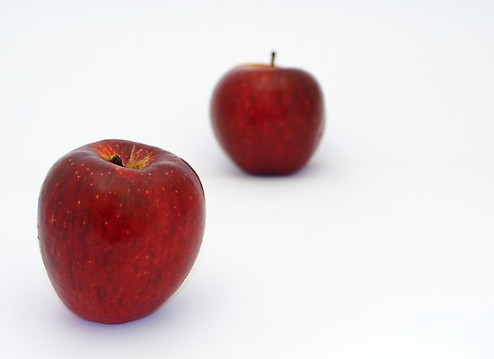 포토 JPG 해외이미지 음식 줄기 과일 사람없음 빨간색 노란색 달콤 맛 사과 자르기 오브젝트 고립 식용 차단 해외202004 해외포토 식물 컬러 컨셉 모션 파일형식 이미지허브