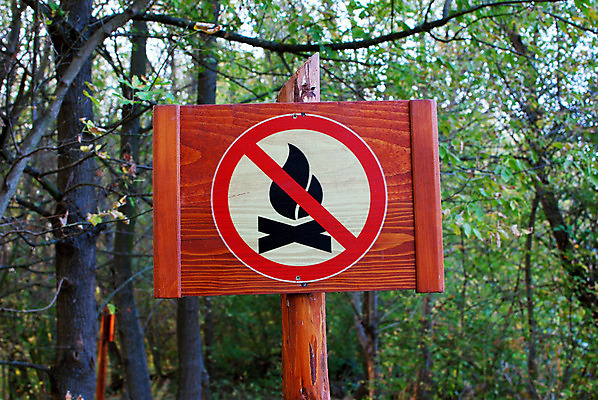 포토 JPG 해외이미지 불 경고 사람없음 숲 위험 사인 생태학 해외202004 해외포토 자연요소 교육 컨셉 파일형식 이미지허브