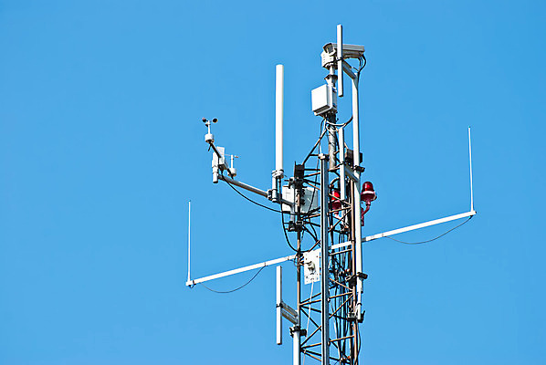 포토 JPG 해외이미지 산업 파도 비즈니스 하늘 안테나 경비 사람없음 야외 파란색 사무실 카메라 텔레비전 장비 흰색 기구 도시 재산 보호 상품 손목시계 수화기 옵션 라디오 신호 순환 보안 전자 공포 전염 감시 시스템 동영상 사생활 설치 제어 해외202004 해외포토 바다 시계 컬러 컨셉 장신구 통신 모션 안전 금융 전자제품 질병 전화기 감염 파일형식 이미지허브