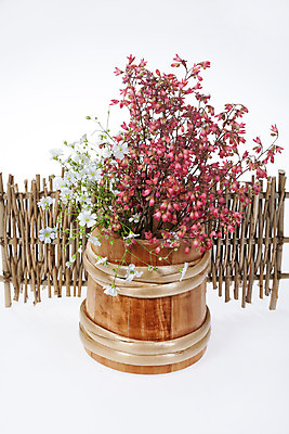 포토 JPG 해외이미지 전통 식기 꽃 꽃다발 백그라운드 미술 사람없음 목재 침묵 수확 닫기 복고 고립 러시아인 민화 전국 핸드메이드 해외202004 해외포토 서양인 나무 식물 농업 재료 모션 문화예술 소리 그림 파일형식 이미지허브