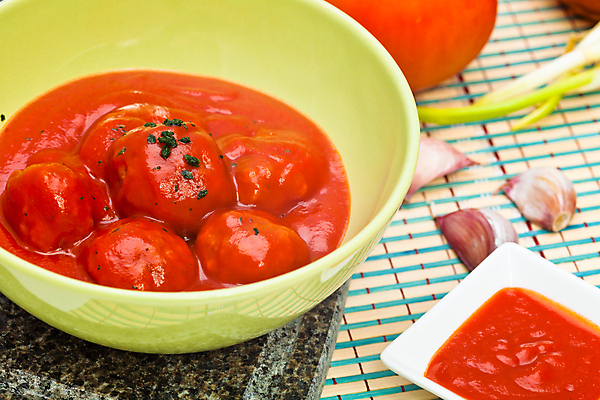 포토 JPG 해외이미지 전통 접시 음식 백그라운드 다이어트 토마토 공 파슬리 건강 육류 요리 사람없음 빨간색 갈색 식사 저녁식사 소고기 신선 사발 맛 미트볼 지중해 허브 서빙 바질 흙더미 점심식사 입가심 핸드메이드 해외202004 해외포토 식물 식기 바다 컬러 컨셉 채소 식재료 흙 사기그릇 파일형식 더미 이미지허브