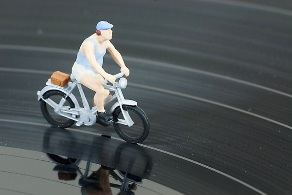 포토 JPG 해외이미지 직업 남자 도로 선 스포츠 포즈 사람없음 자전거 경쟁 바퀴 승차 속도 순환 사이클링 대회 라이더 선로 해외202004 해외포토 길 컨셉 교통시설 모션 사람 바이크 육상스포츠 파일형식 이미지허브