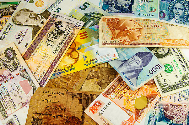 포토 JPG 해외이미지 얼굴 백그라운드 지폐 돈 패턴 태국 추상 사람 사람없음 금융 경제 세계 달러 쪽지 미국 유로 투명 시장 스위스 체코 모음 파운드 계산서 싱가폴 빚 워싱턴 이스라엘 해외202004 해외포토 유럽 아시아 북아메리카 무늬 한글 신체부위 재산 서아시아 파일형식 이미지허브