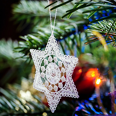 포토 JPG 해외이미지 나무 전통 디자인 계절 별 얼굴 크리스마스 겨울 매달리기 사람없음 장식 컬러풀 축제 흰색 소나무 뜨개질 황금 실 오브젝트 귀 해외202004 해외포토 자연요소 식물 기념일 컬러 모션 취미 신체부위 파일형식 이미지허브