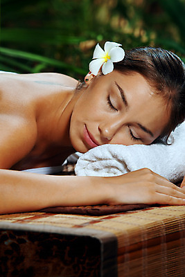 포토 JPG 해외이미지 웰빙 여자 꽃 얼굴 신체 자연 휴식 건강 한명 치료 상점 스파 침묵 활발 신선 마사지 피부 피부관리 휴양지 아로마 아로마테라피 테라피 내추럴 돌봄 치료사 해외202004 해외포토 식물 직업 1 컨셉 의학 모션 사람 신체부위 뷰티 소리 장소 생태계 파일형식 이미지허브