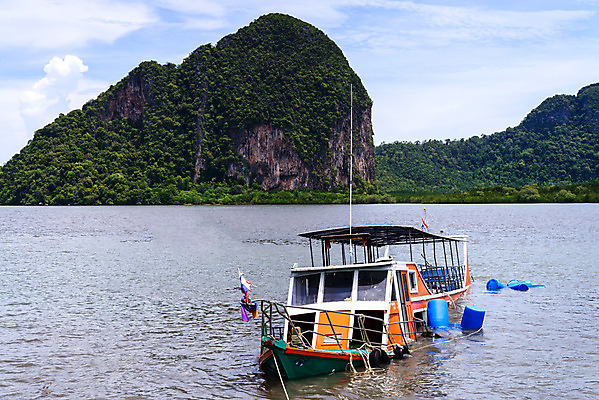 포토 JPG 해외이미지 호수 밧줄 바다 낚시 주택 사람없음 목재 물 강 만 바퀴 보트 버리기 정박 함선 낚시꾼 철사 승객 폭풍 부표 보험 돛대 썩음 조난 침몰 스코틀랜드 해외202004 해외포토 자연요소 나무 줄 배_교통 재료 모션 레저 날씨 영국 건물 파일형식 이미지허브
