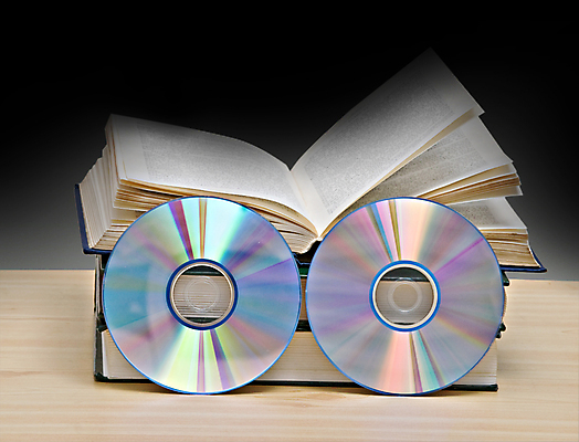 포토 JPG 해외이미지 교육 종이 문화 2 텍스트 사람없음 책 쌓기 디지털 검은색 자료 정보 CD 기록 오픈 닫기 도서관 교과서 페이지 수납 DVD 옛날 지원 해외202004 해외포토 컬러 모션 교재 파일형식 이미지허브