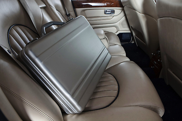 포토 JPG 해외이미지 모래 여행 서류가방 가방 회사 비즈니스 형상 손잡이 사람없음 세트 갈색 금속 여행가방 수확 골동품 짐 흰색 얼룩 거친 역사 클래식 가죽 비밀 오브젝트 싱글 질감 복고 잠금 보안 심플 짐싸기 고립 구식 스트랩 옛날 회복 포트폴리오 해외202004 해외포토 잡화 컬러 컨셉 농업 재질 안전 파일형식 이미지허브