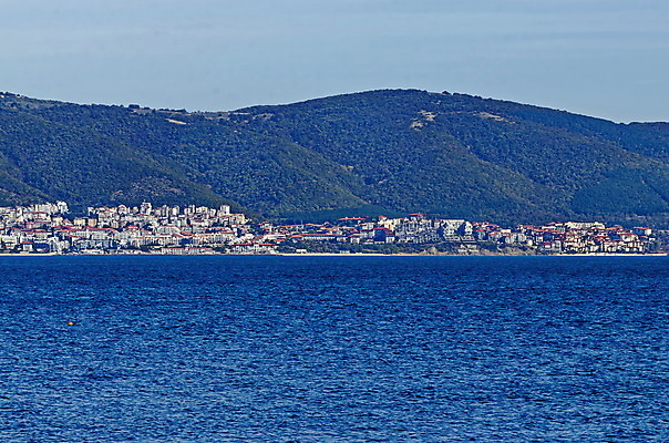 포토 JPG 해외이미지 계절 유럽 문화 파도 바다 여행 건축양식 자연 하늘 새로움 산 풍경 사람없음 건물 물 파란색 도시풍경 반사 갈색 일출 검은색 안개 가을 만 고급 숲 언덕 휴양지 타운 발칸반도 불가리아 해외202004 해외포토 자연요소 건축물 건축 나라 컬러 컨셉 날씨 노을 장소 도시 생태계 파일형식 남유럽 이미지허브