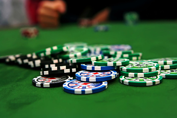 포토 JPG 해외이미지 돈 2 탁자 3 사람없음 강 세트 쌓기 10 쌍 9 신용카드 4 8 왕 6 카지노 롤 5 포커 잭 여왕 7 돌봄 에이스 접기 조커 직진 토너먼트 해외202004 해외포토 가구 모션 금융 숫자 게임 트럼프 재산 도박 파일형식 이미지허브