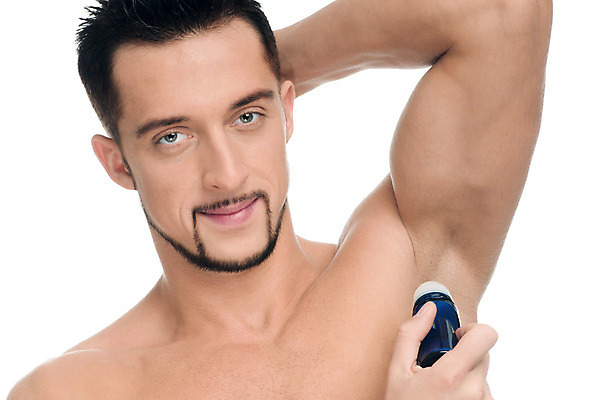 포토 JPG 해외이미지 응시 남자 실내 한명 상반신 성인 앞모습 손들기 향수 흰배경 바르기 스킨케어 꾸미기 자기관리 의료성형뷰티 성인남자한명만 그루밍족 겨드랑이 해외202004 해외포토 1 시선 뷰포인트 백그라운드 모션 사람 내부 신체부위 뷰티 화장품 흰색 남자한명만 성인남자만 파일형식 이미지허브