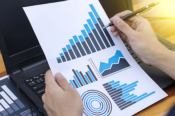 포토 JPG 해외이미지 아이콘 직업 손 교육 산업 컨셉 회사 비즈니스 그래프 아이디어 사람없음 금융 경제 경쟁 정보 성장 비즈니스맨 목표 컨설턴트 상담 혁명 개발 경영 마케팅 조언 지능 해외202004 해외포토 남자 신체부위 직장인 전문직 파일형식 이미지허브